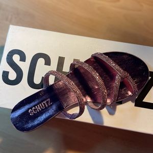 BRAND NEW! SCHÜTZ never worn metallic pink crystals size 8 sandal